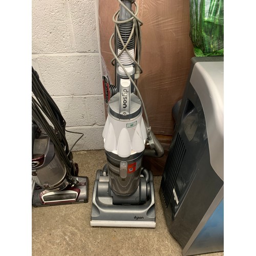 2387 - Shark powered liftaway upright vacuum cleaner and Dyson DC07 vacuum cleaner