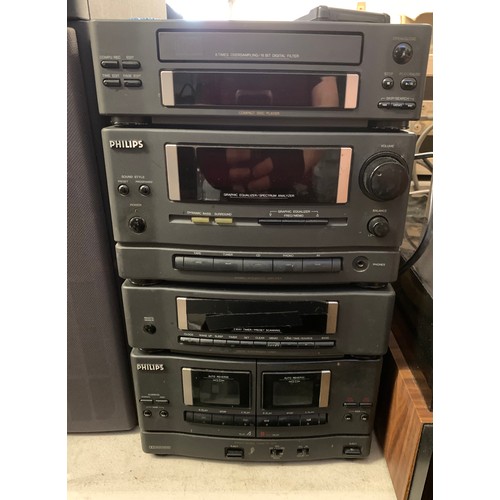 2340 - Philips micro hi-fi system: CD player, double tape cassette deck, equaliser and amplifier with speea... 