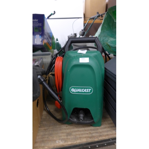 2085 - Qualcast patio scrubber/pressure washer