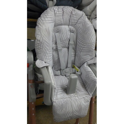 2098 - Baby job lot: car seat, high chair, play pen, etc.