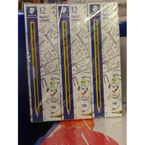 2192 - Job lot of back to school stationery: Giotto Turbo Max markers, Lumocolor Fluo markers (flip charts)... 