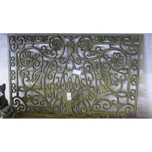 2250 - Rectangular cast iron door mat * this lot is subject to VAT