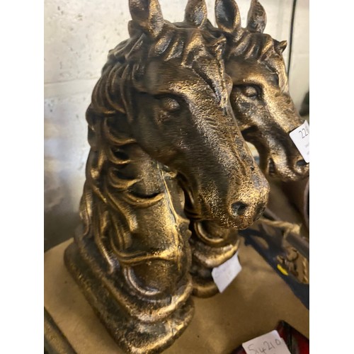 2260 - Pair of horse head bookends * this lot is subject to VAT