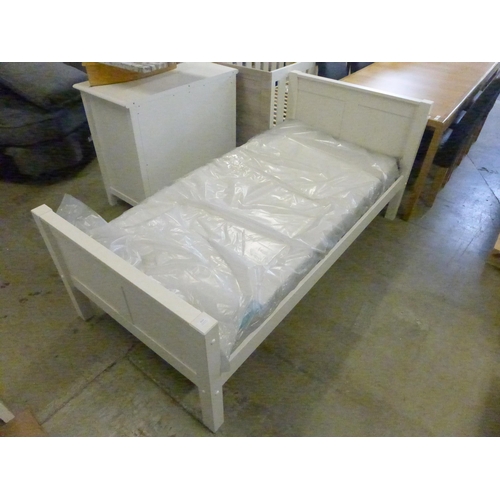 1527 - A white painted single size bed with mattress