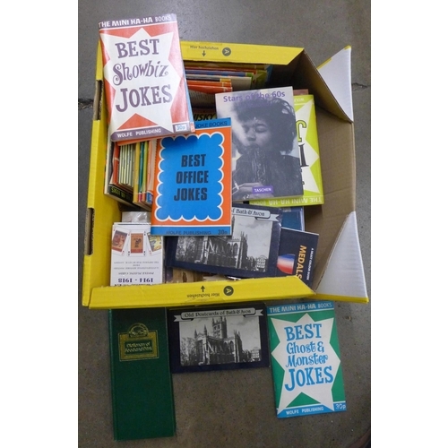 1034 - Postcard booklets and reference books **PLEASE NOTE THIS LOT IS NOT ELIGIBLE FOR POSTING AND PACKING... 