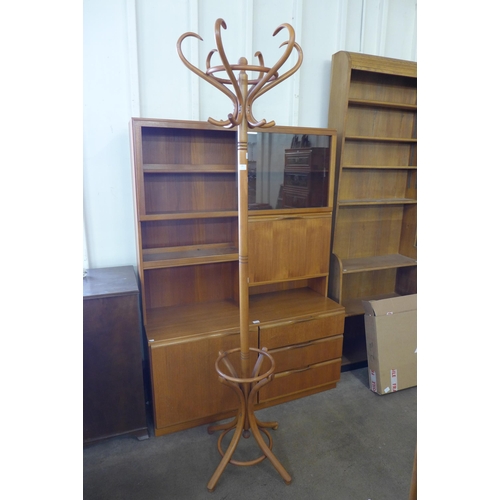 226 - A beech bentwood coat stand