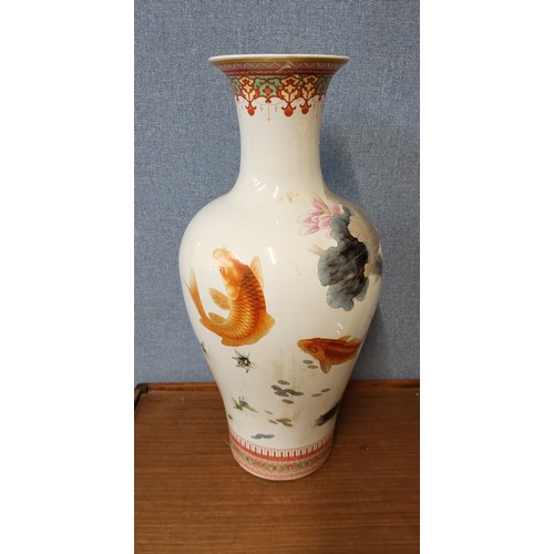 373 - A Chinese famille rose porcelain vase