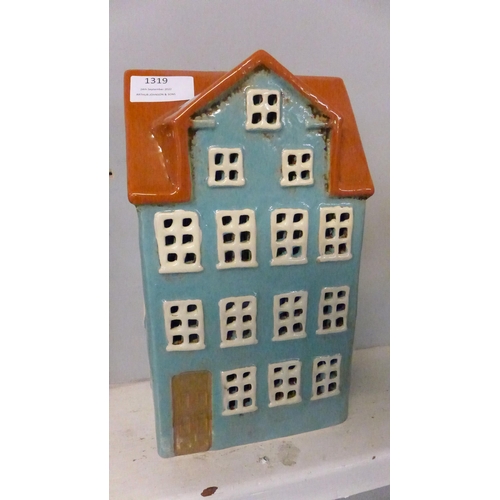 1309 - A ceramic tealight house, H 26cms (570710)   #