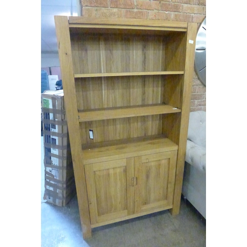 1387 - Solid oak large bookcase * This lot is subject to VAT