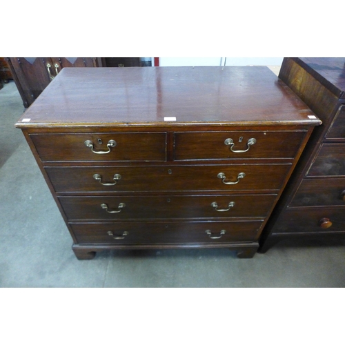 22 - A George III mahogany chest of drawers