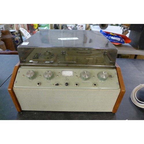 265A - A Ferograph reel-to-reel tape machine with cables