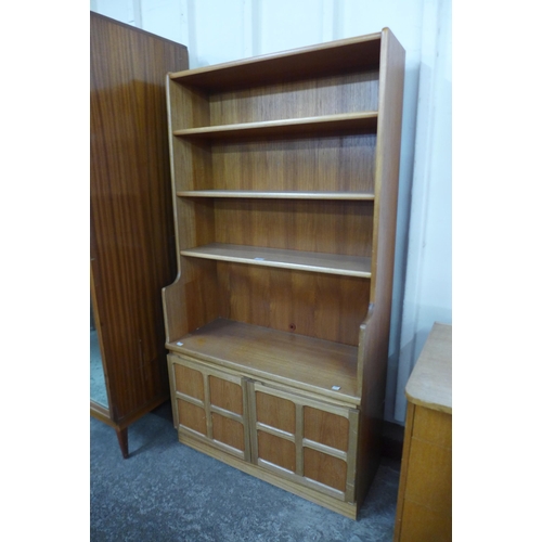 91 - A Nathan teak bookcase