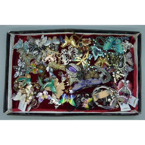 616 - Costume brooches, necklaces, etc., including butterflies