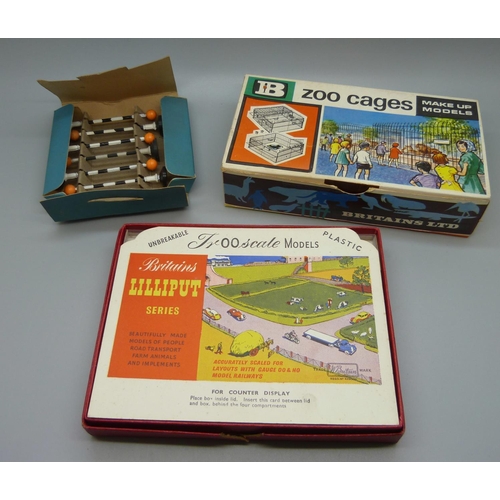 633 - Britains Lilliput Series 00 scale models, Britains Zoo cages and a box of Belisha beacons