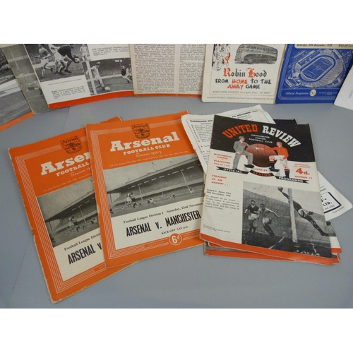 644 - Twenty-six 1950's and 1960's Manchester United football programmes including 1952 Arsenal away