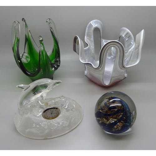 647 - Four items of glass including a Selkirk paperweight