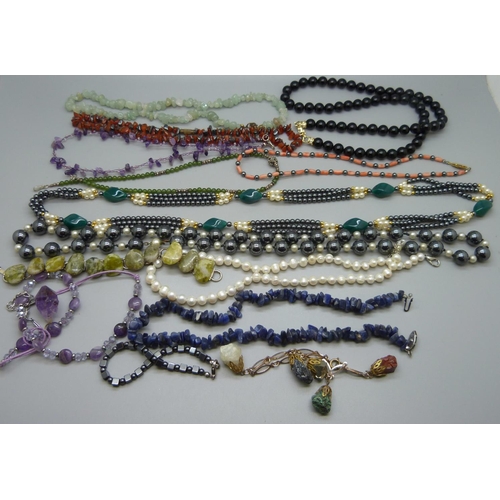 648 - Gemstone jewellery