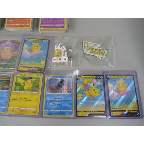 694 - 210 Holographic Pokemon cards