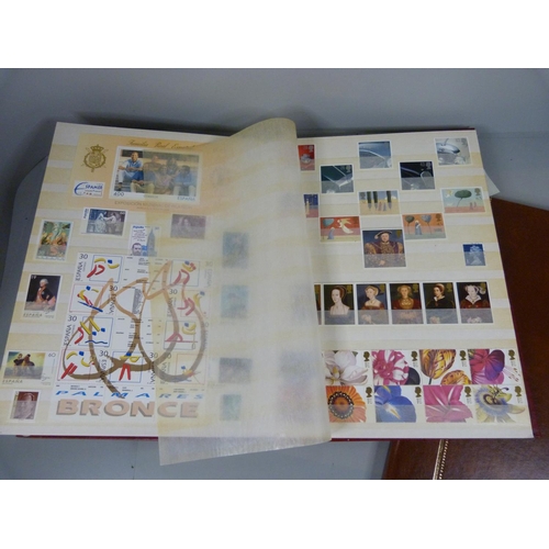 723 - Two albums of stamps including Spanish sheets