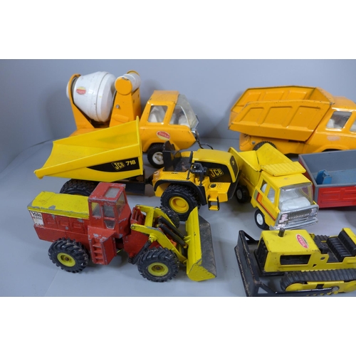 754 - A collection of Tonka and Dinky Toys