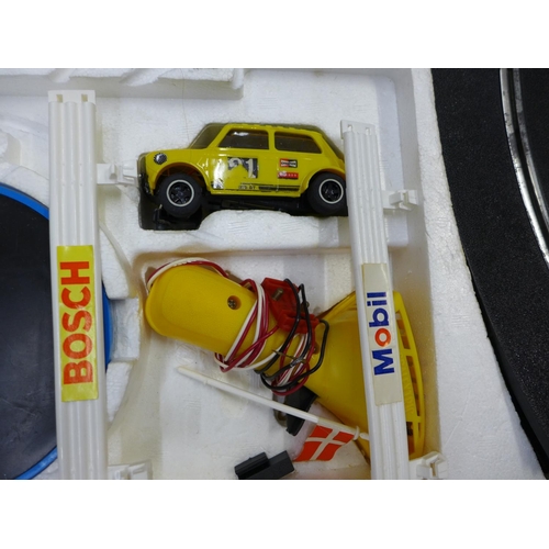 762 - A vintage Scalextric car racing game