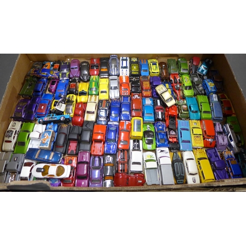 823 - Approximately 200 Hot Wheels die-cast model vehicles