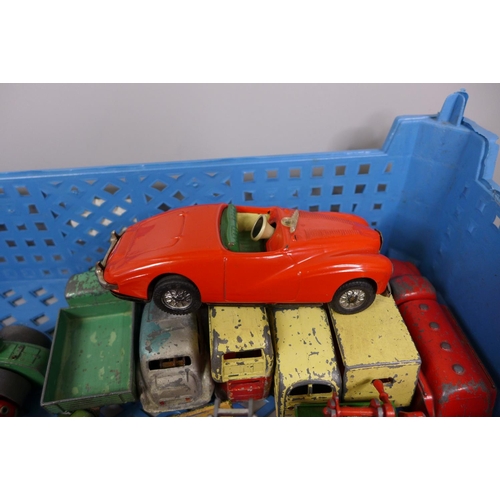 839 - A collection of Dinky and Corgi Toys die-cast model vehicles, mainly mid-20th Century (21)