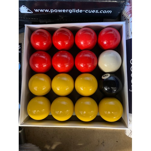 2231 - Set of pool balls