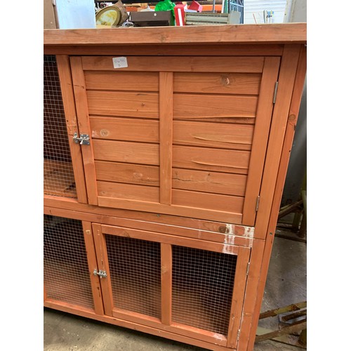 2299 - Approx 7ft x 4ft x 2ft rabbit hutch