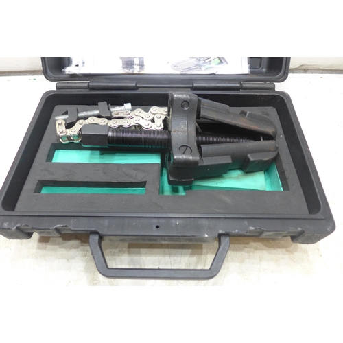 2005 - Sykes-Pickavant universal bearing ring puller kit in case with instructions