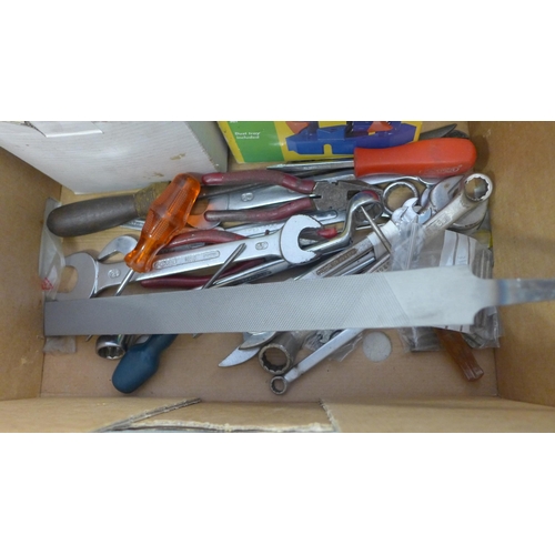 2014 - Box of assorted hand tools including taps & dies and bastard file