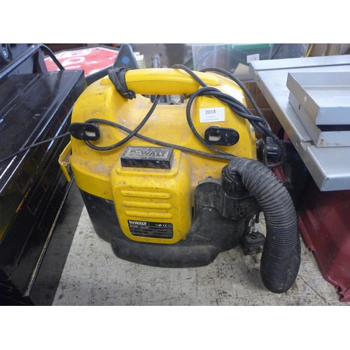 2018 - DeWalt DC500 industrial vacuum cleaner - W