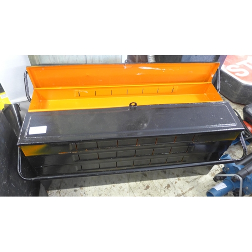 2019 - Metal cantilever tool box with pair of steel van ramps