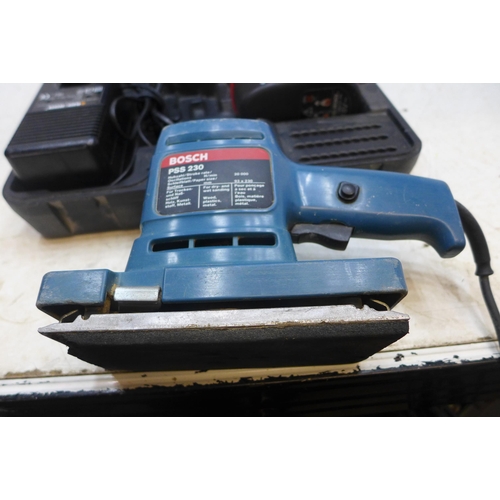 2022 - Bosch sander and Black & Decker 18v drill (KC1882F)