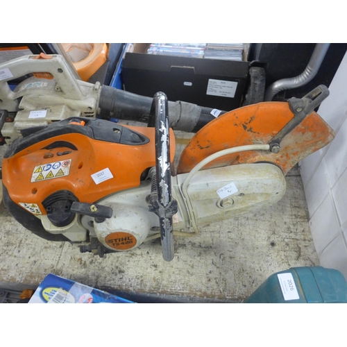 2037 - Stihl TS420 petrol-driven stone cutting saw seen working in saleroom