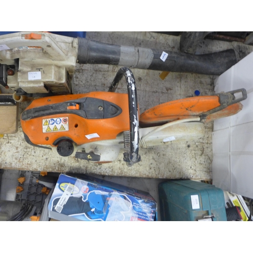 2037 - Stihl TS420 petrol-driven stone cutting saw seen working in saleroom