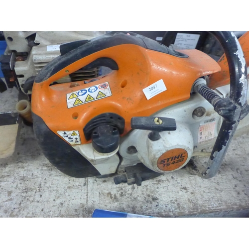 2037 - Stihl TS420 petrol-driven stone cutting saw seen working in saleroom