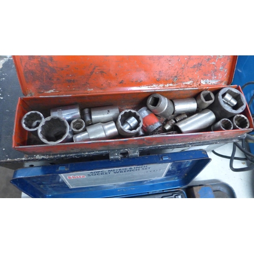 2052 - 4 assorted socket sets