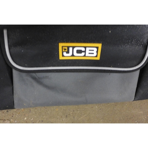 2092 - JCB tool bag with Abru steps