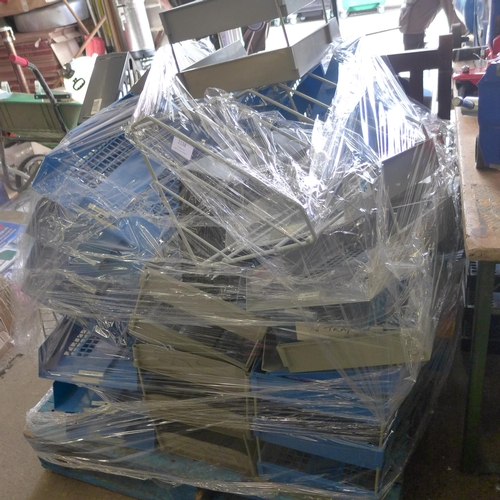 2138 - Pallet of office document filing trays