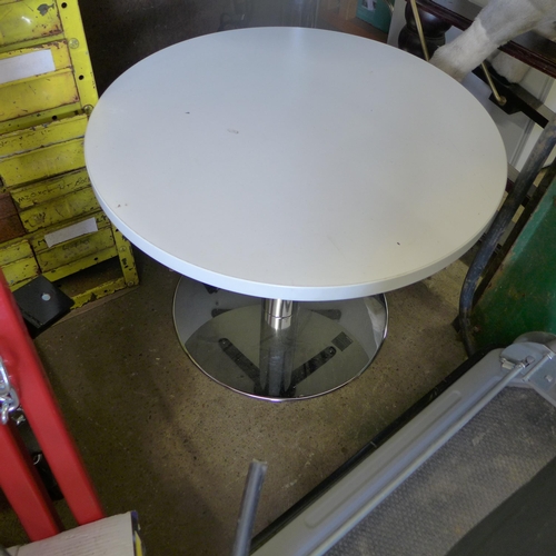 2349 - Circular computer table and small circular table