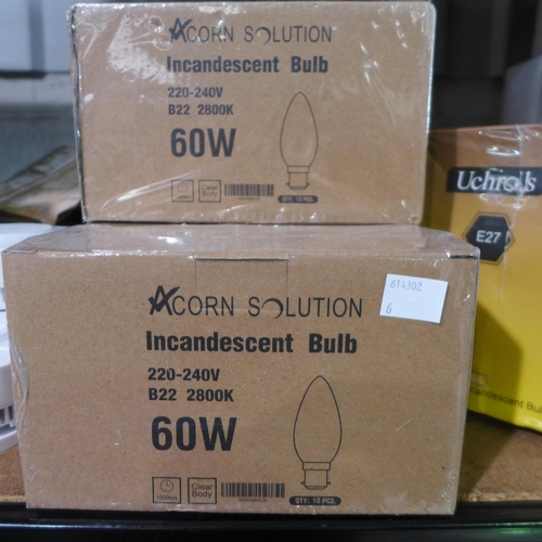 3068 - 90 x 60w B22 incandescent bulbs and 5 x E27 LED bulbs