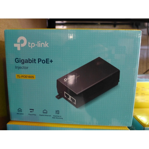 3074 - 5 TP-Link Gigabit PoE+ injectors (TL-POE160S) - boxed * this lot is subject to VAT