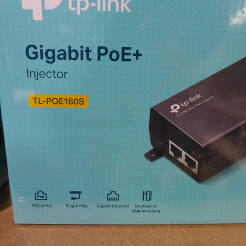 3076 - 4 TP-Link Gigabit PoE+ injectors (TL-POE160S) - boxed * this lot is subject to VAT