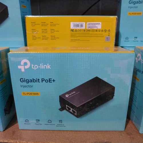 3077 - 4 TP-Link Gigabit PoE+ injectors (TL-POE160S) - boxed  * this lot is subject to VAT