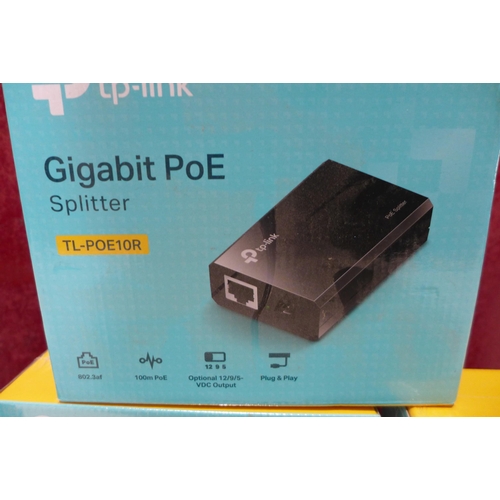 3082 - 4 TP-Link Gigabit PoE+ injectors (TL-POE160S) - boxed  * this lot is subject to VAT