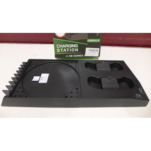 3112 - 5 in 1 charging station for XBox Series X