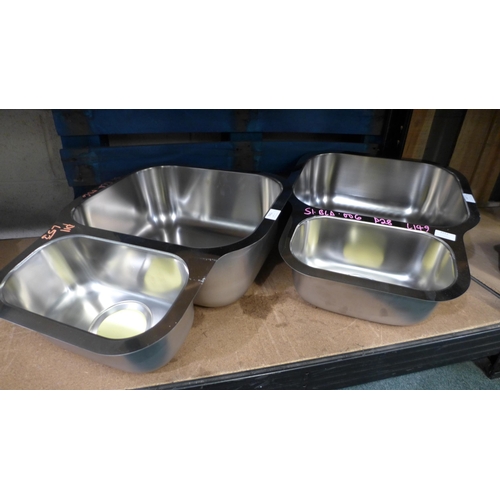 3152 - 2 Ecuador 1.5 Bowl Undermount Stainless Steel Sinks (357-149) * This lot is subject to VAT