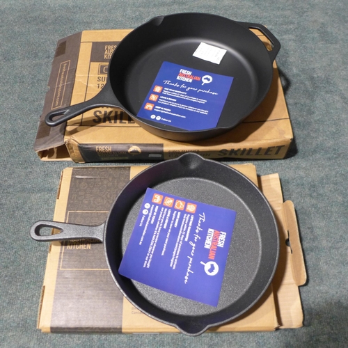 3165 - Two cast iron skillets (25cm & 30cm)