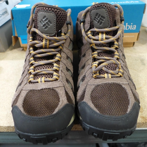 3216 - Men's Redcrest waterproof Columbia walking boots (UK size 8) * this lot is subject to VAT